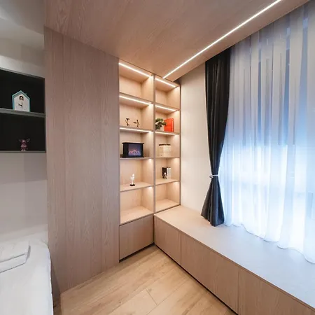 Urban Citadel 2br Modern In Kisela Voda Daire