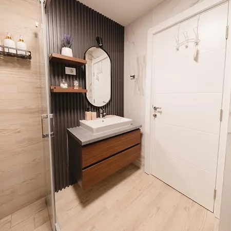 Daire Urban Citadel 2br Modern In Kisela Voda